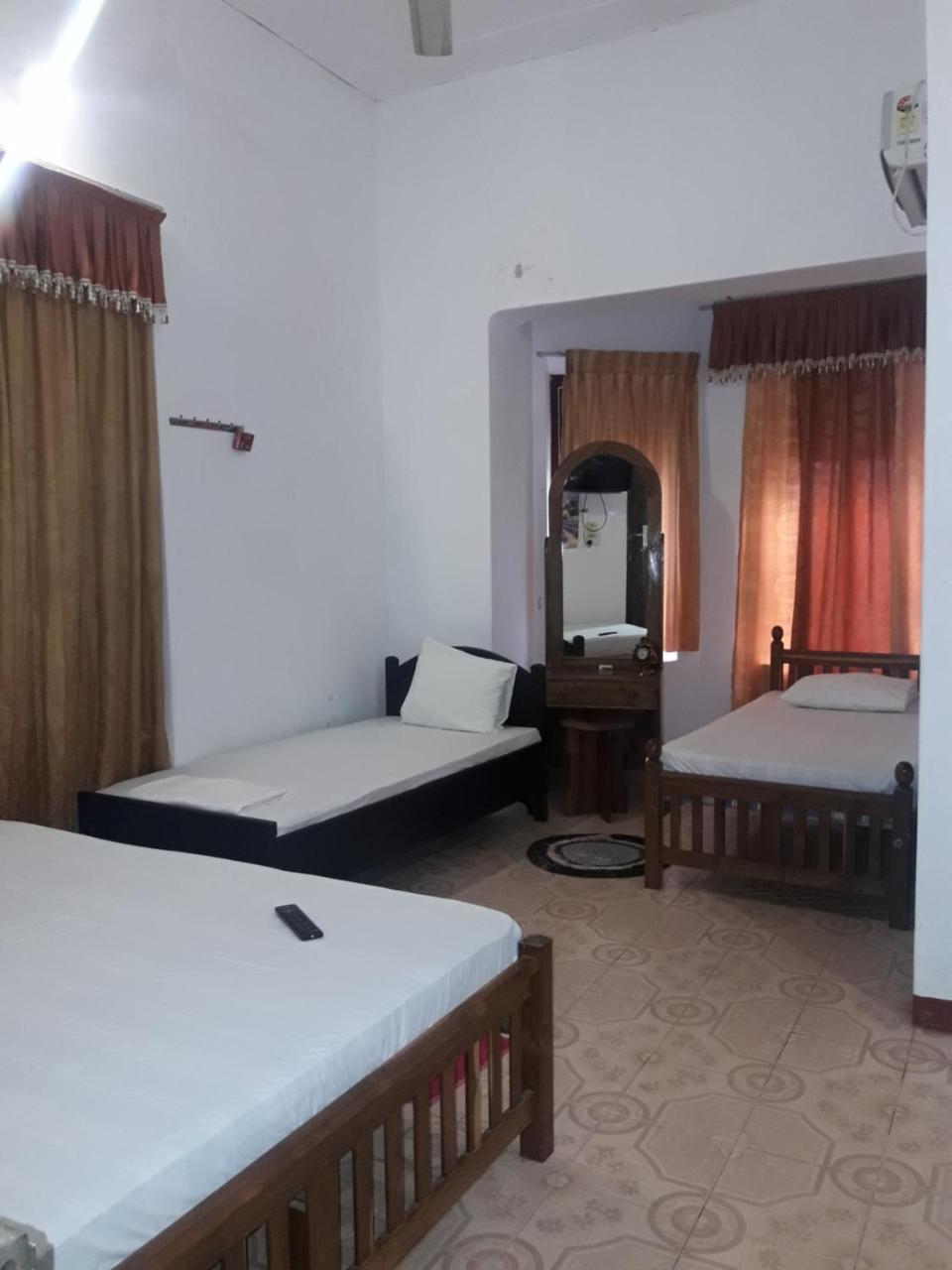 Hotel Blue Whale Jaffna Luaran gambar