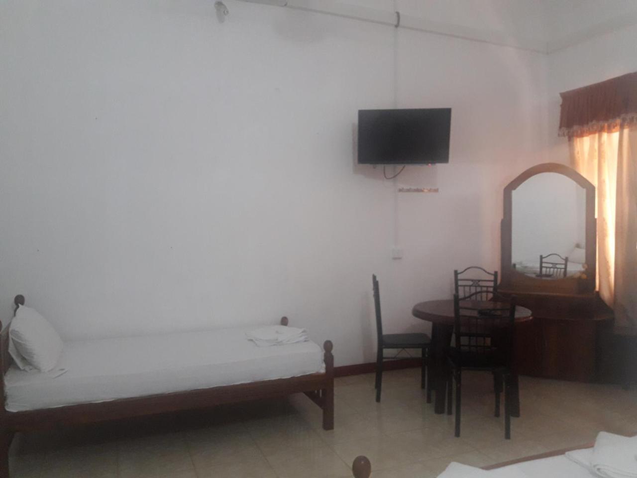 Hotel Blue Whale Jaffna Luaran gambar