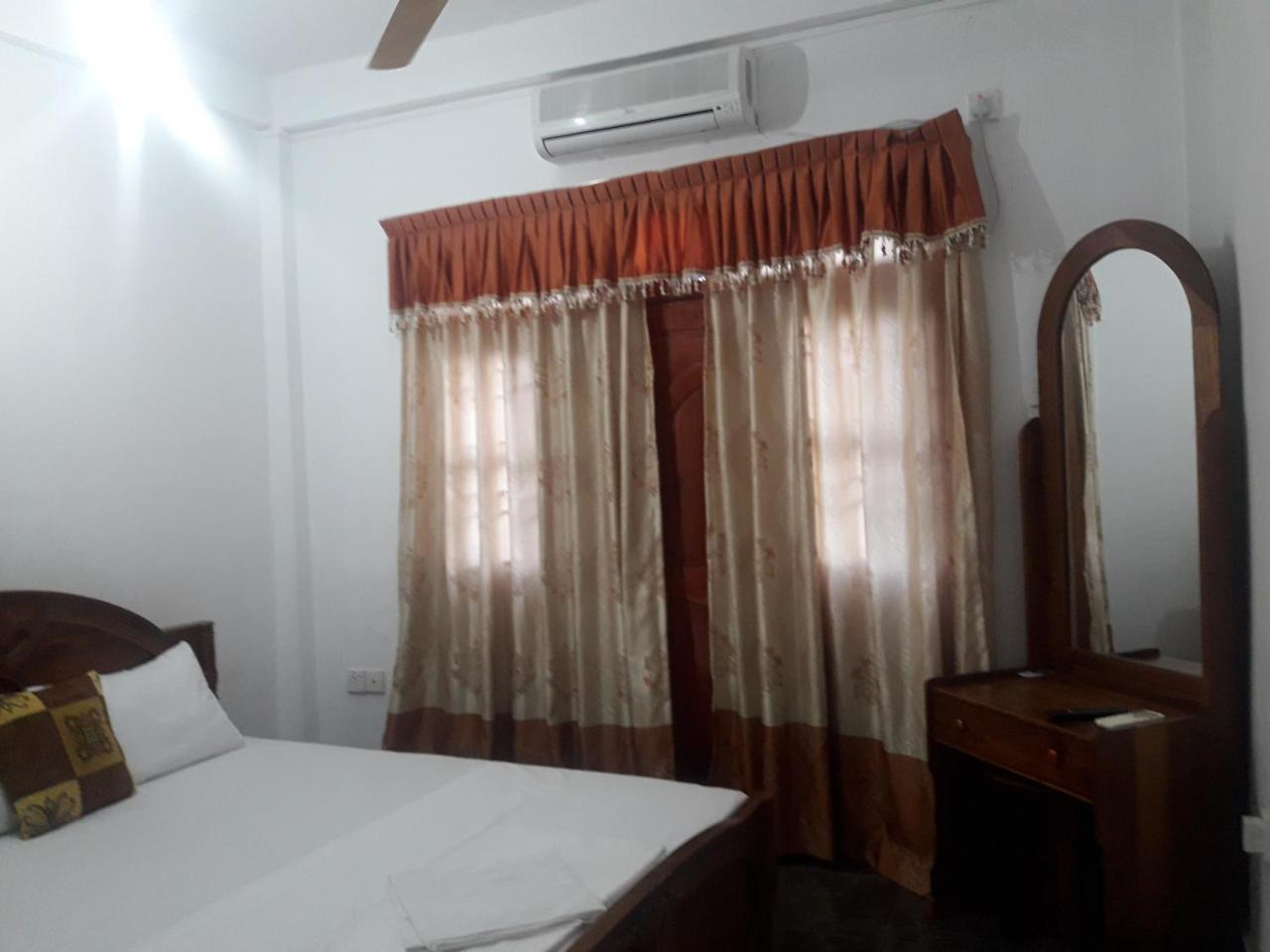 Hotel Blue Whale Jaffna Luaran gambar
